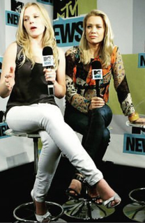 Laurie Holden feet photo 1