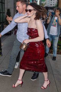Emma Stone feet photo thumbnail