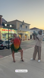 Ashley Graham feet photo thumbnail