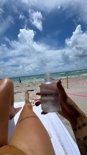 Victoria Waldrip feet photo thumbnail