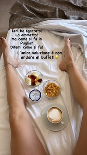 Melita Toniolo feet photo thumbnail