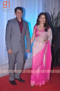Madhuri Dixit feet photo thumbnail