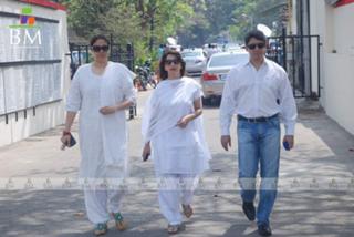 Madhuri Dixit feet photo thumbnail