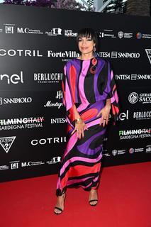 Rosario Dawson feet photo 5