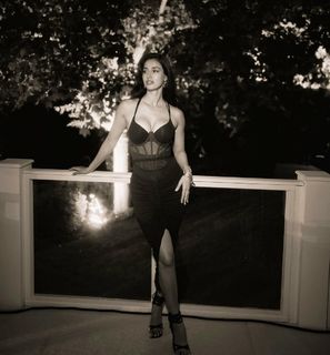 Disha Patani feet photo thumbnail