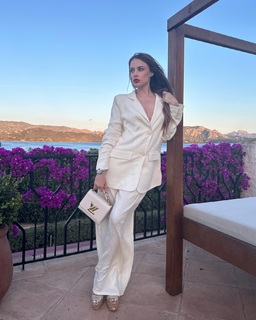 Xenia Tchoumitcheva feet photo thumbnail
