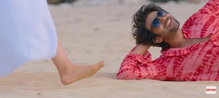 Kriti Sanon feet photo thumbnail