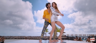 Kriti Sanon feet photo thumbnail
