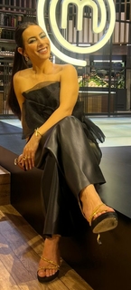 Claudia Lizaldi feet photo thumbnail