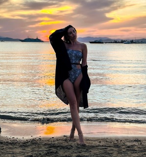 Athina Oikonomakou feet photo thumbnail