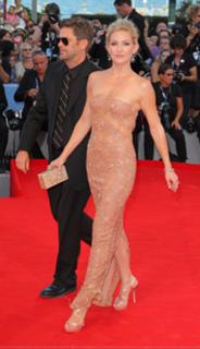 Kate Hudson feet photo thumbnail
