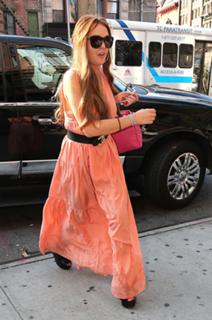 Lindsay Lohan feet photo thumbnail