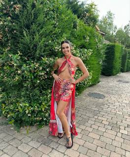 Cristina Pedroche feet photo thumbnail