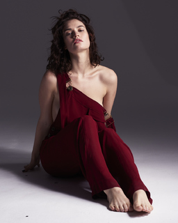 Lily James feet photo thumbnail