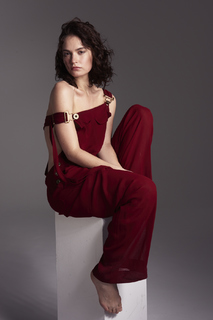 Lily James feet photo thumbnail