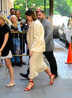 Mandy Moore feet photo thumbnail