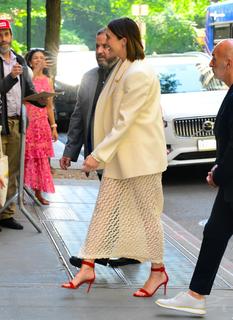 Mandy Moore feet photo thumbnail