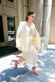Mandy Moore feet photo thumbnail