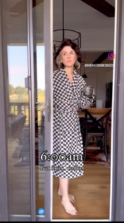 Shenae Grimes-Beech feet photo thumbnail