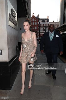 Cara Delevingne feet photo thumbnail