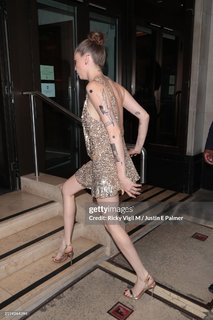 Cara Delevingne feet photo thumbnail