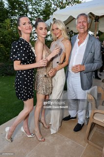 Cara Delevingne feet photo thumbnail