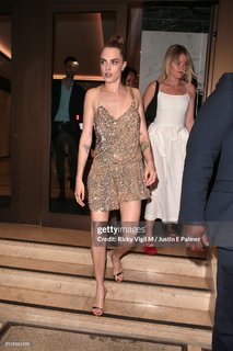 Cara Delevingne feet photo thumbnail