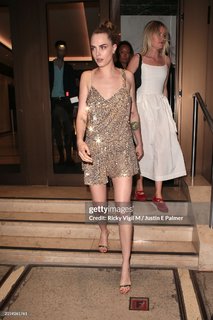 Cara Delevingne feet photo thumbnail