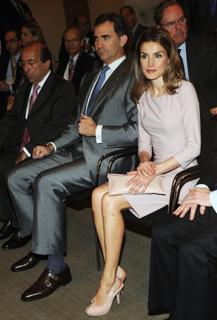 Queen Letizia of Spain feet photo thumbnail