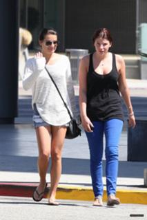Lea Michele feet photo thumbnail