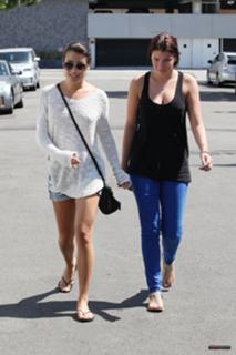 Lea Michele feet photo thumbnail