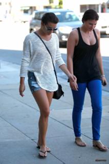 Lea Michele feet photo thumbnail