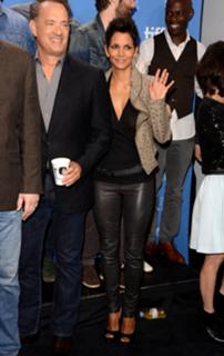 Halle Berry feet photo thumbnail