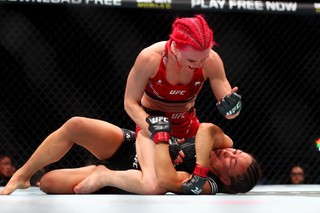 Michelle Waterson feet photo thumbnail