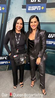 Megan Olivi feet photo thumbnail