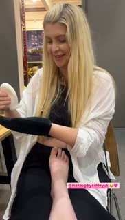 Helen Flanagan feet photo thumbnail