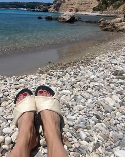 Sasha Alexander feet photo thumbnail