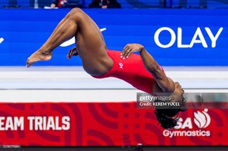 Simone Biles feet photo thumbnail