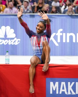 Simone Biles feet photo thumbnail