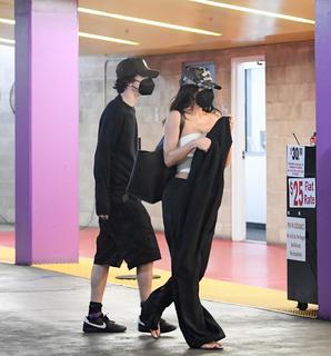 Kylie Jenner feet photo thumbnail