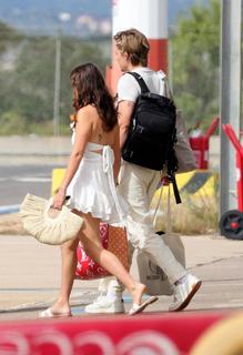 Millie Bobby Brown feet photo thumbnail