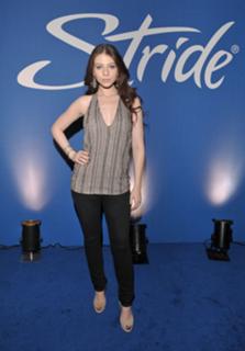 Michelle Trachtenberg feet photo thumbnail