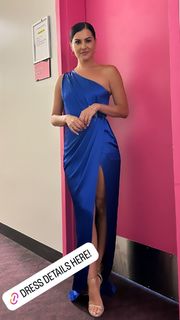 Megan Olivi feet photo thumbnail