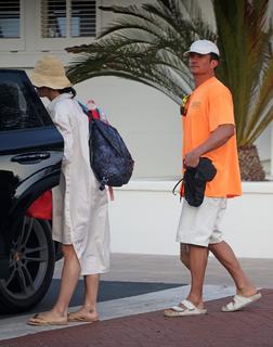 Katy Perry feet photo thumbnail