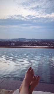 Sonakshi Sinha feet photo thumbnail
