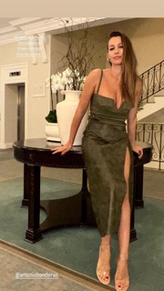 Carolina Ardohain feet photo thumbnail