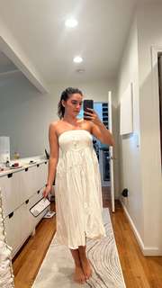 Natalie Noel Mariduena feet photo thumbnail