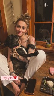 Paris Jackson feet photo thumbnail