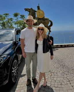Heather Graham feet photo thumbnail