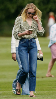 Sophie Turner feet photo thumbnail